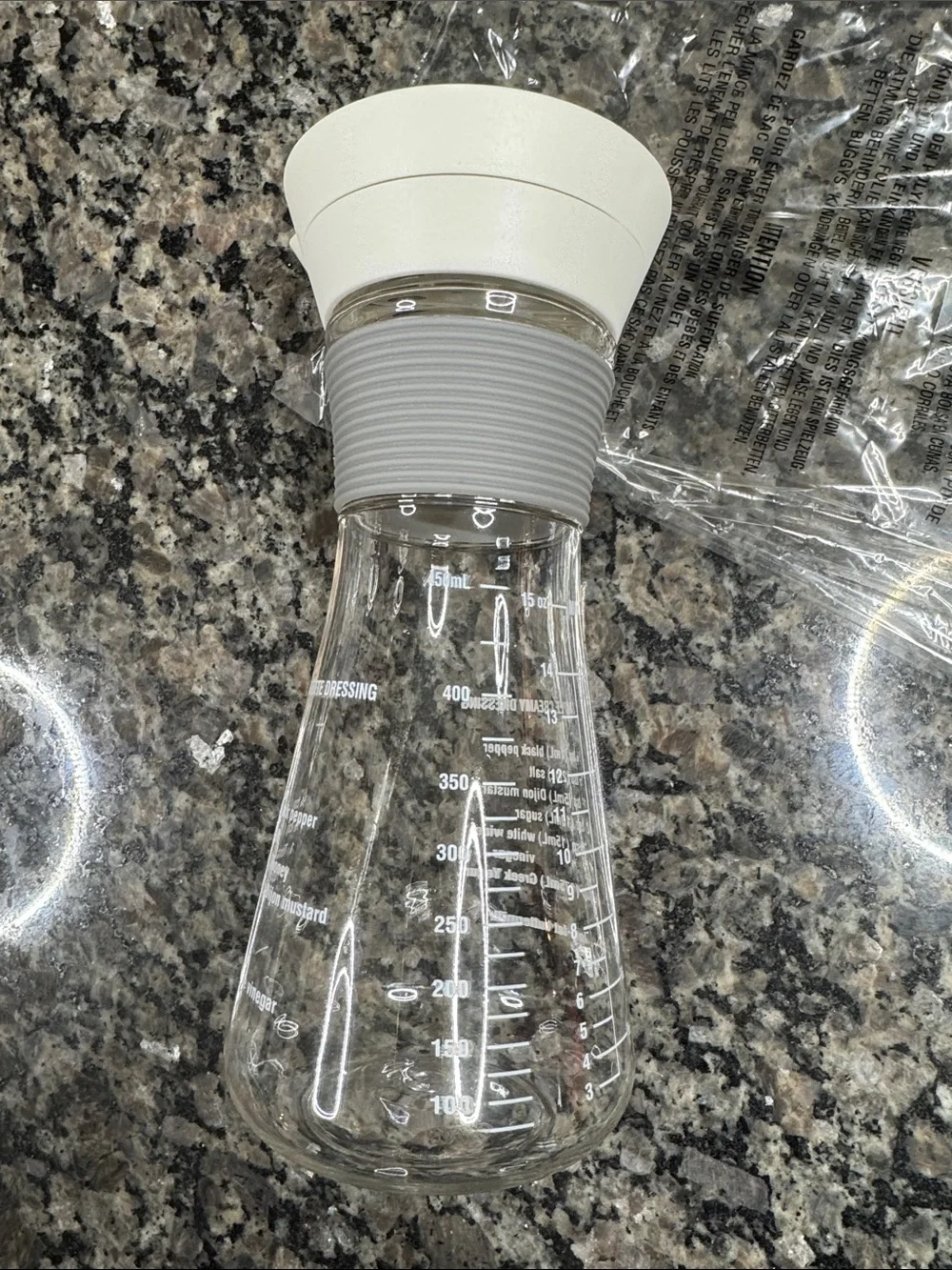 Pampered Chef measure mix and pour NEW